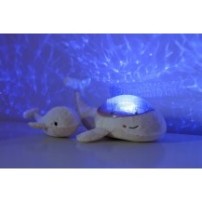 Cloud b Tranquil Whale White Family - Lampka z projekcją świetlną i grzechotką - Wieloryb biały